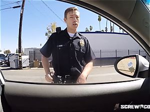 CAUGHT! dark-hued girl gets spilled sucking off a cop