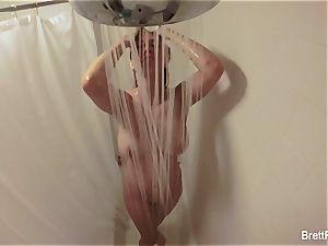 supah super-sexy blonde Brett Rossi takes a ultra-cute shower